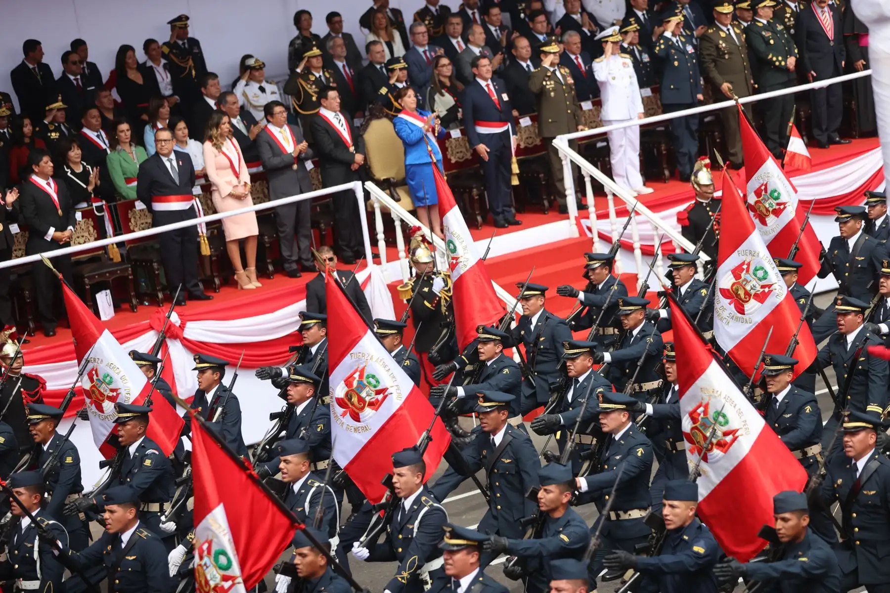 Fuerza Aérea del Perú, en la Gran Parada y Desfile Cívico Militar 2023 que se realiza en la emblemática Avenida Brasil, como parte de los actos conmemorativos por el 202 aniversario de la Independencia Nacional del Perú. 
Foto: ANDINA/ Andrés Valle