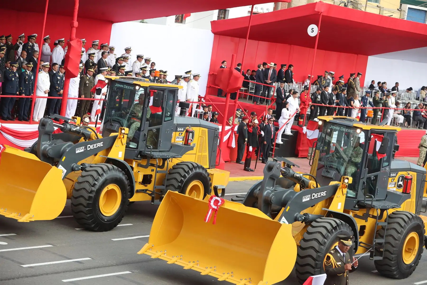 Unidades de la Marina de Guerra, FAP, EP y PNP en la Gran Parada y Desfile Cívico Militar 2023 que se realiza en la emblemática Avenida Brasil, como parte de los actos conmemorativos por el 202 aniversario de la Independencia Nacional del Perú. Foto: ANDINA/ Andrés Valle
