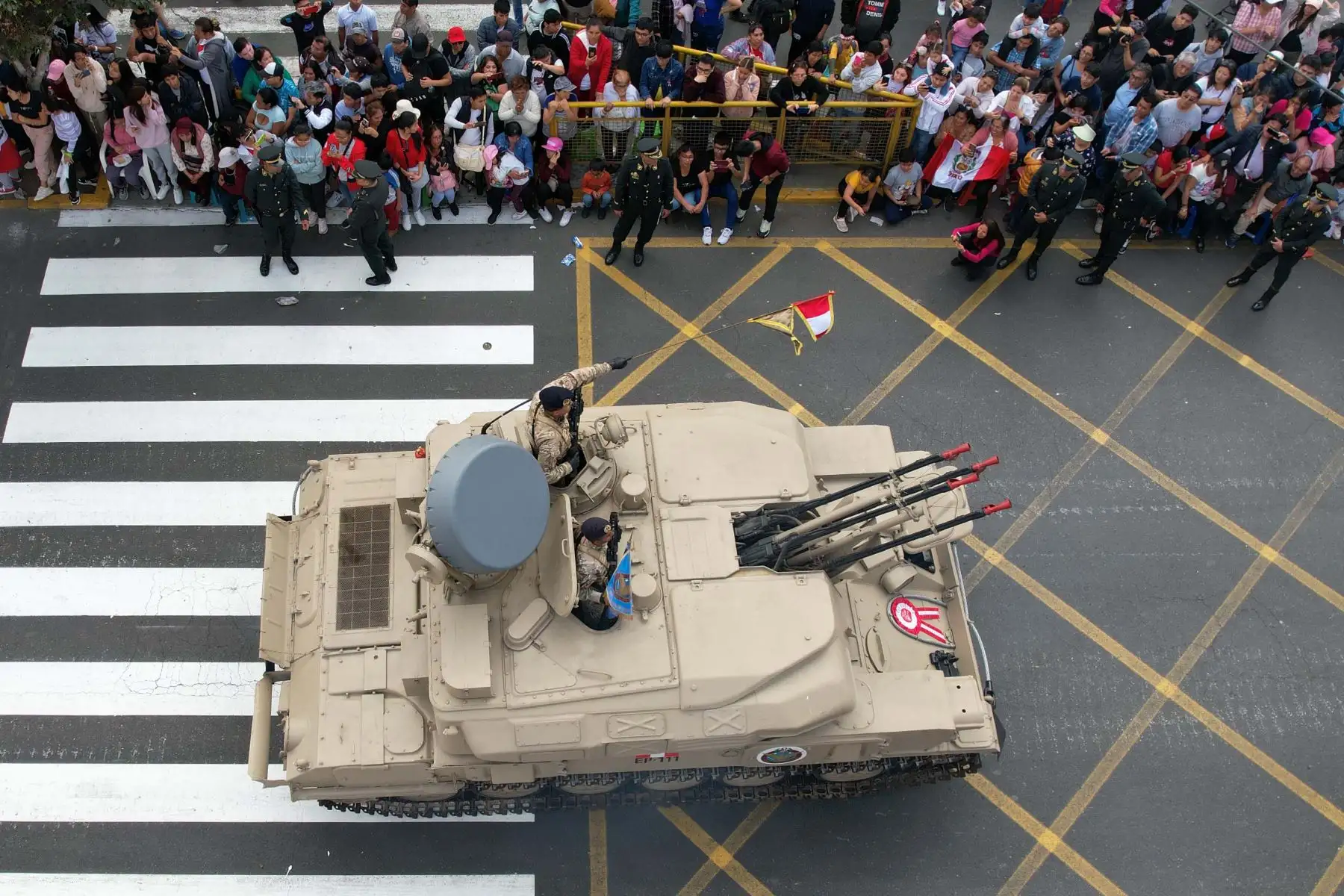 Unidades de la Marina de Guerra, FAP, EP y PNP en la Gran Parada y Desfile Cívico Militar 2023 que se realiza en la emblemática Avenida Brasil, como parte de los actos conmemorativos por el 202 aniversario de la Independencia Nacional del Perú. Foto: ANDINA/ Daniel Bracamonte