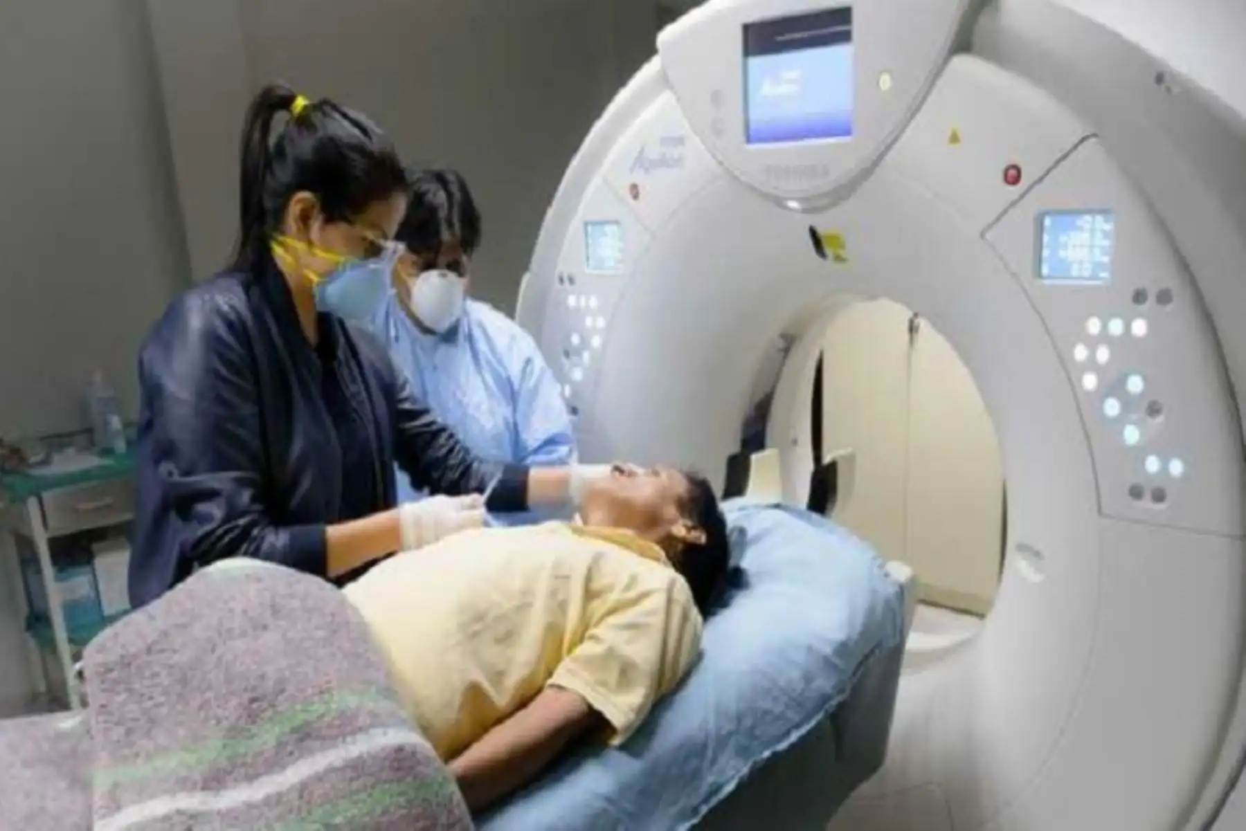A la fecha, 31 886 personas con diagnóstico de cáncer fueron tratados.