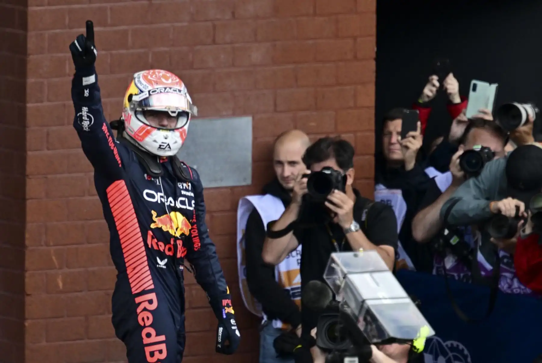 El piloto holandés de Fórmula Uno Max Verstappen de Red Bull Racing celebra después de ganar el Gran Premio de Bélgica de Fórmula 1 de 2023 en el circuito de carreras de Spa-Francorchamps en Stavelot, Bélgica, el 30 de julio de 2023.
Foto: EFE