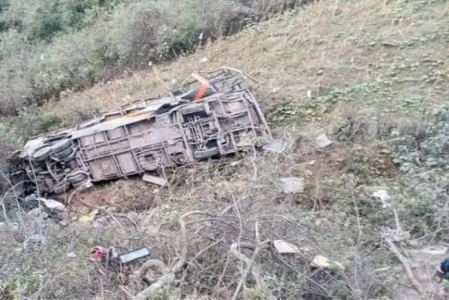 Accidente habría delado al menos 10 muertos y 20 heridos, según medios de comunicación de Piura.