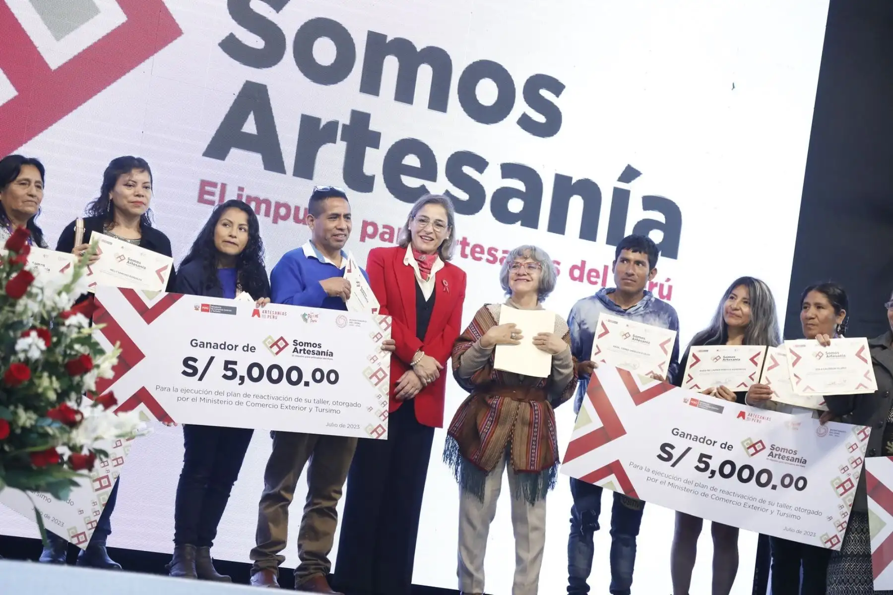 Viceministra de Turismo, Madeleine Burns, inició entrega de premios a los artesanos ganadores del concurso "Somos Artesanía 2023". Foto: Cortesía.
