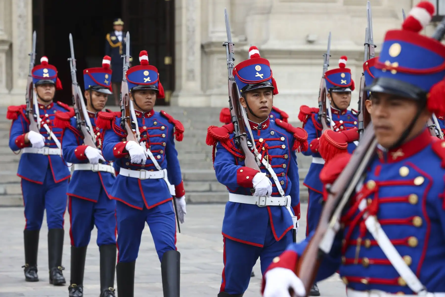 Hoy en día, el Cambio de Guardia es muy popular, sobre todo para el turismo nacional e internacional, que se ha incrementado bastante desde
los años 90 del siglo XX.
Foto: ANDINA/Prensa Presidencia