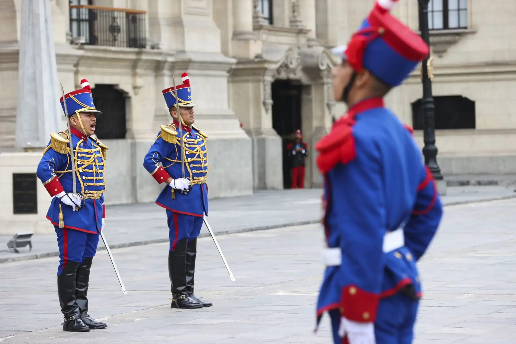 Hoy en día, el Cambio de Guardia es muy popular, sobre todo para el turismo nacional e internacional, que se ha incrementado bastante desde
los años 90 del siglo XX.
Foto: ANDINA/Prensa Presidencia