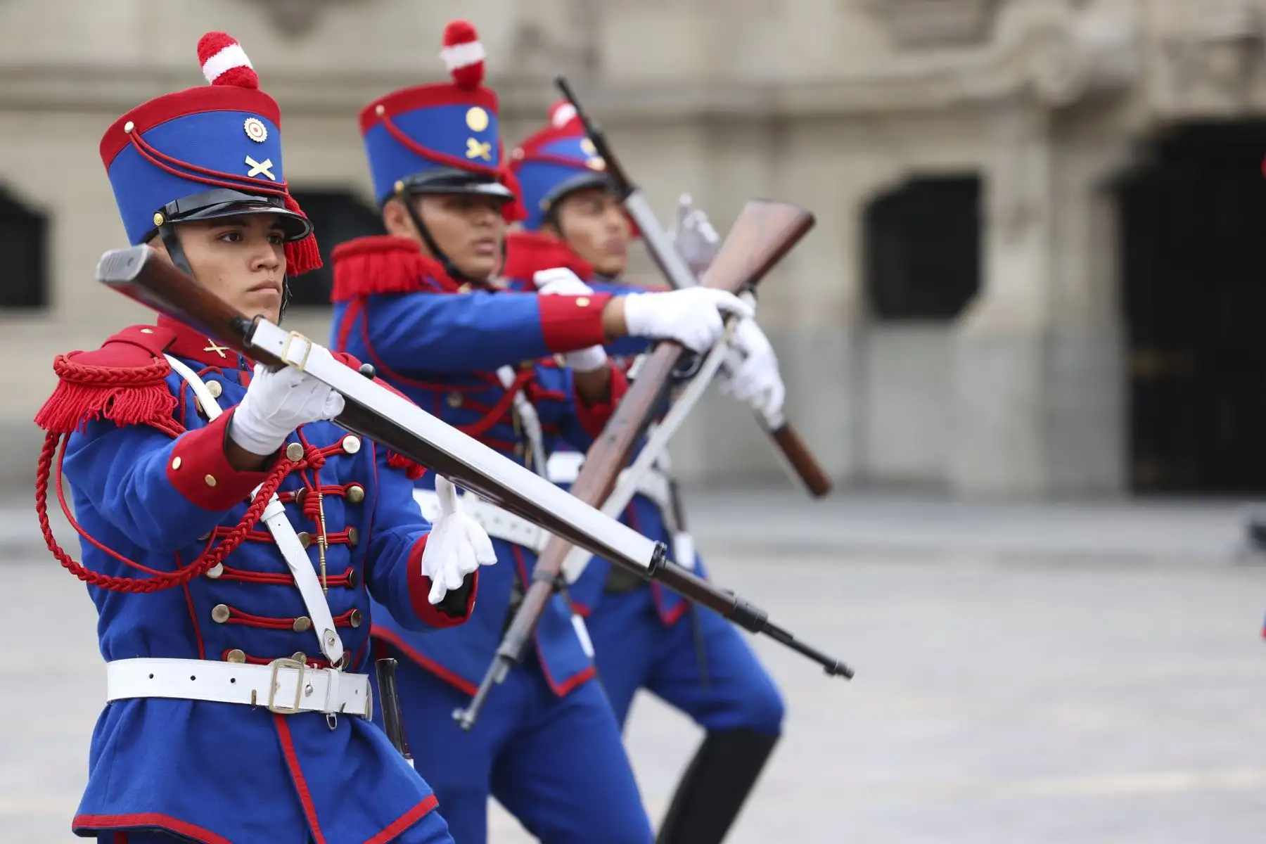 Hoy en día, el Cambio de Guardia es muy popular, sobre todo para el turismo nacional e internacional, que se ha incrementado bastante desde
los años 90 del siglo XX.
Foto: ANDINA/Prensa Presidencia