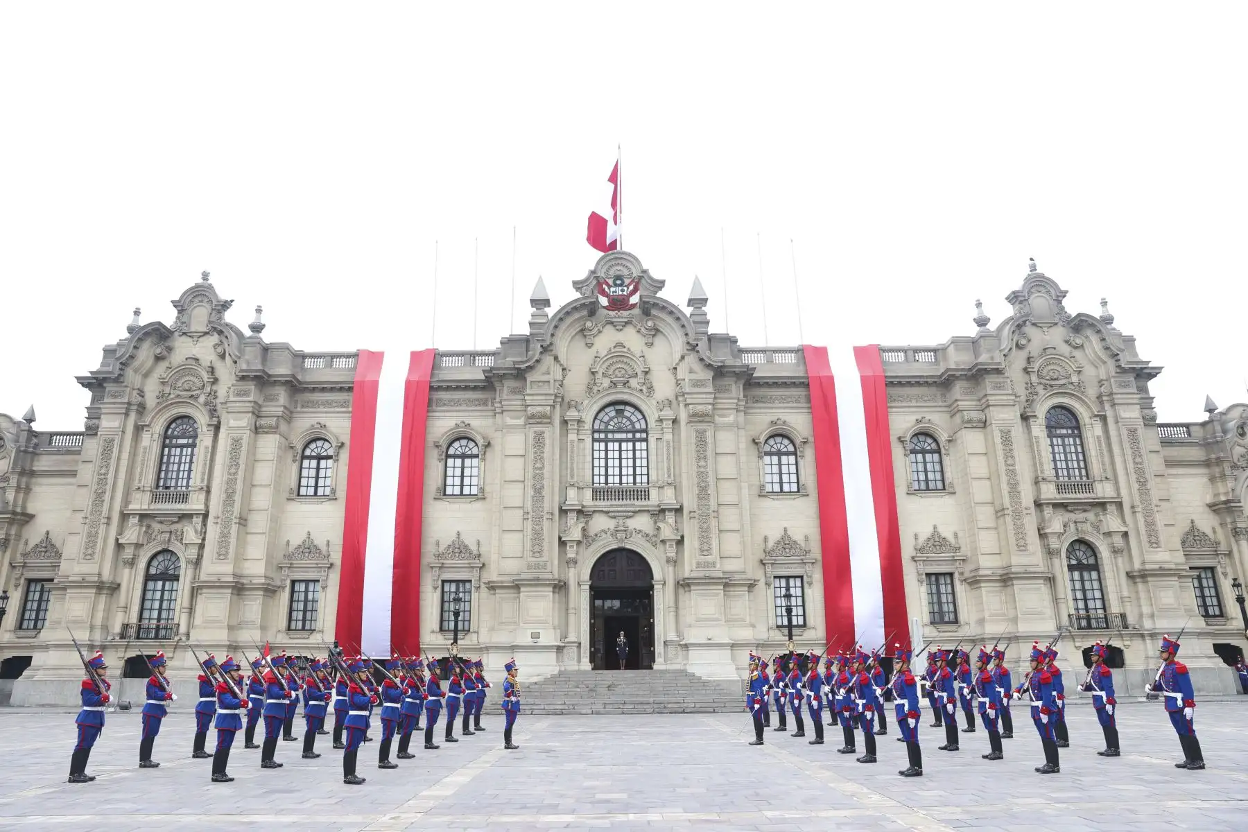 Hoy en día, el Cambio de Guardia es muy popular, sobre todo para el turismo nacional e internacional, que se ha incrementado bastante desde
los años 90 del siglo XX.
Foto: ANDINA/Prensa Presidencia