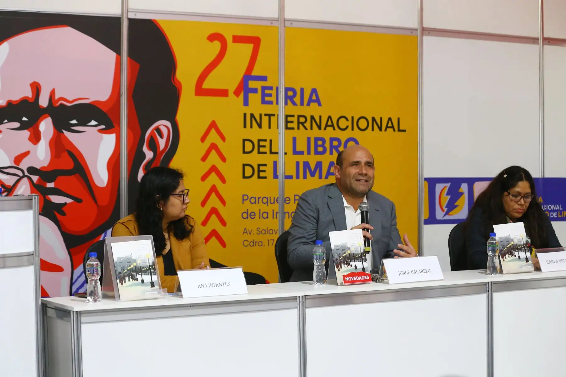 Presentación del poemario “¿Por qué un no a la vida?” del autor Jorge Félix Balarezo Rengifo. El libro es editado por Editora Perú y presentado en la Feria Internacional del Libro de Lima.
Foto: ANDINA/ Eddy Ramos