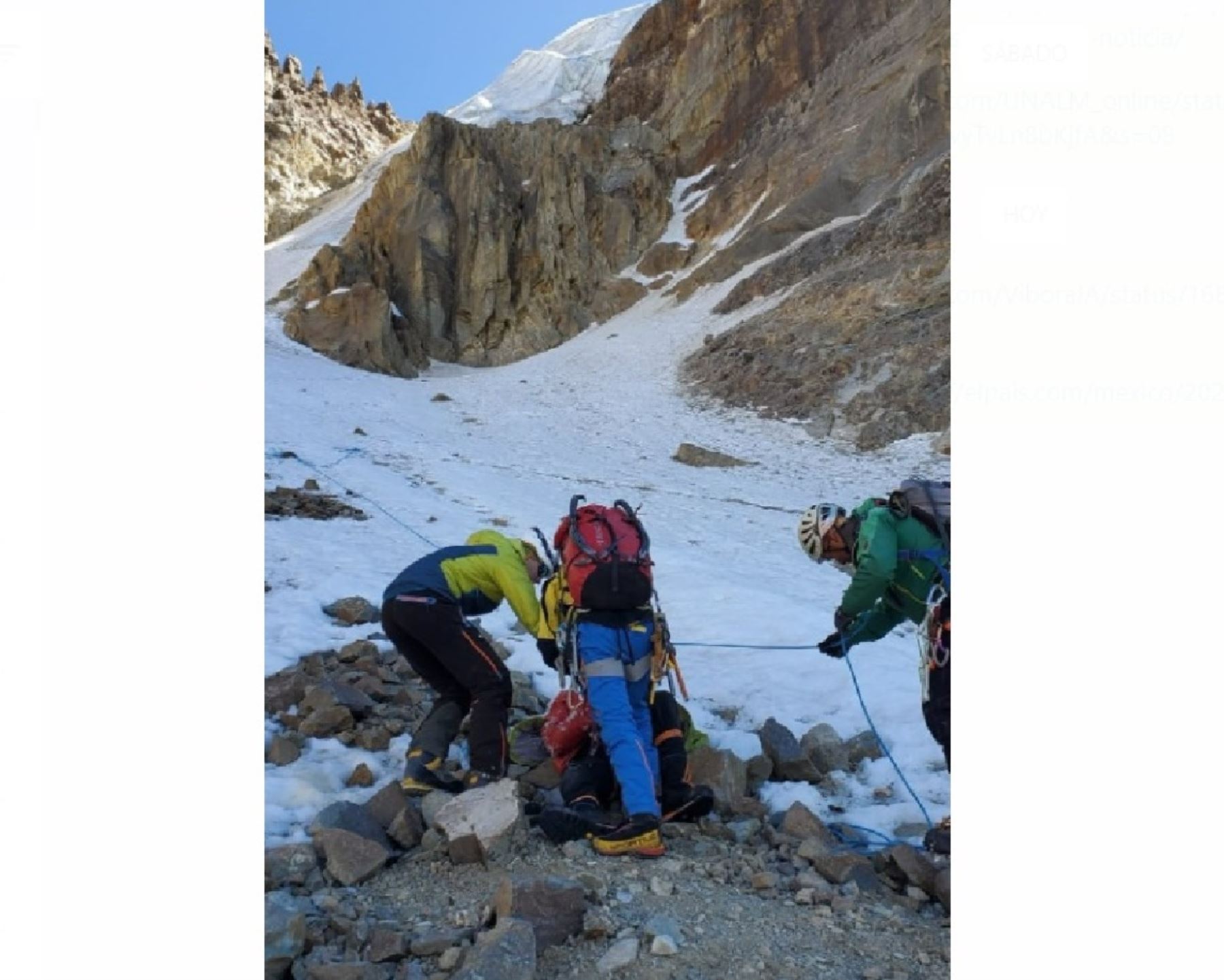 Guías de montaña y brigadistas participaron de las labores de rescate de turista británico que sufrió un accidente cuando escalaba un nevado. ANDINA/Difusión