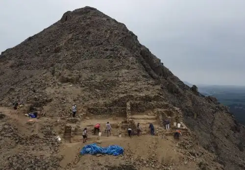 Las élites chimú ocuparon las zonas altas del valle de Virú, en La Libertad, como una estrategia de defensa para hacer frente a eventos climáticos causados por el Fenómeno El Niño. Foto cortesía: Feren Castillo