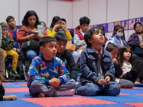 Cuenta Cuentos del Fondo Editorial de la Municipalidad de Lima en la 27 feria Internacional del Libro de Lima FIL 2023.