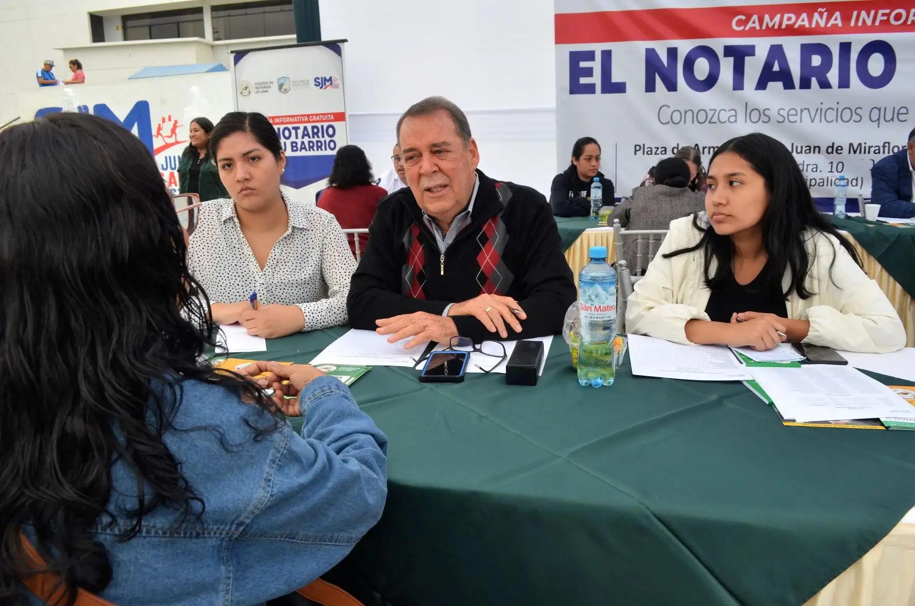 Asesoría gratuita de notarios facilita la realización de diversos trámites para los ciudadanos. Foto: CNL/Difusión.
