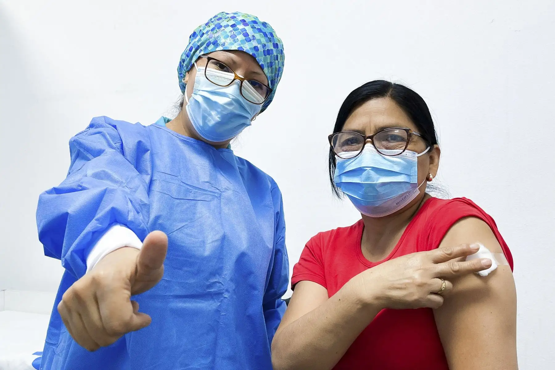 EsSalud, informó que en lo que va del año, inmunizó a 15 087 personas contra el neumococo. Estas dosis fueron aplicadas en campañas de vacunación, en los centros de salud de la red y de manera regular, de acuerdo con los horarios de atención establecidos.
Foto: ANDINA/EsSalud