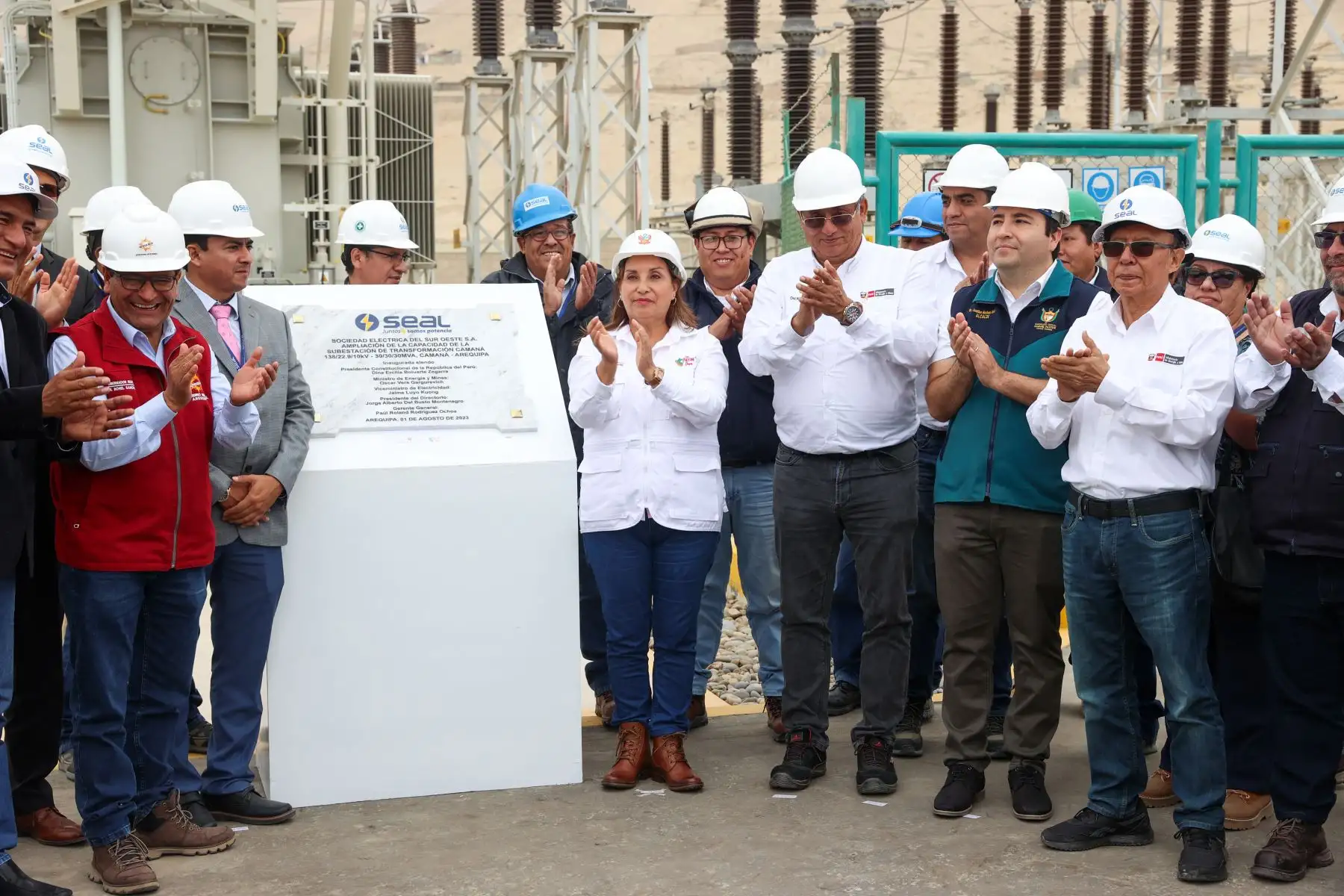 La presidenta de la república, Dina Ercilia Boluarte Zegarra, inaugura la ampliación de la capacidad de transformación de la Subestación La Pampa, en la provincia de Camaná, Arequipa.. Foto: ANDINA/Prensa Presidencia