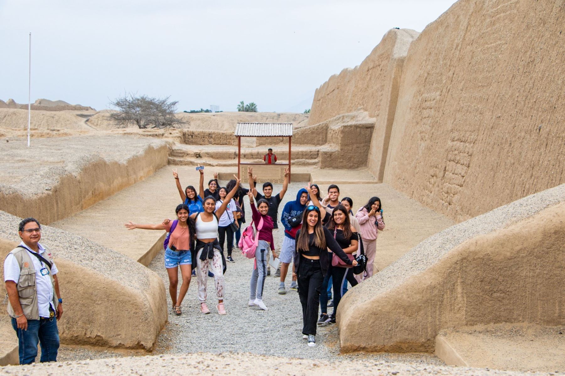 El complejo arqueológico Chan Chan es uno de los destinos favoritos de los turistas que visitan Trujillo y el feriado largo por Fiestas Patrias no fue la excepción. ANDINA/Difusión