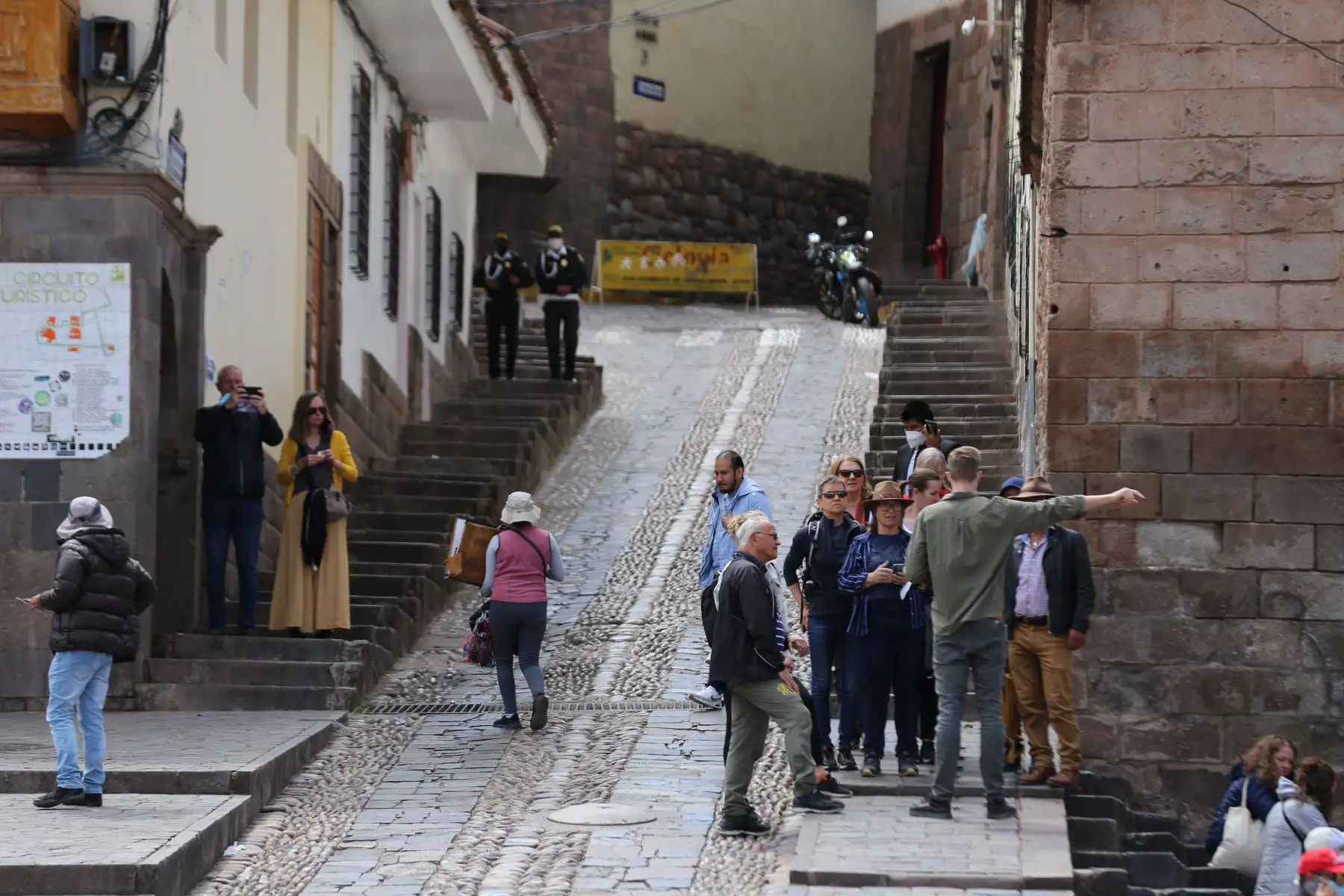 El encanto que genera Cusco en los turistas de todo el planeta no solo se mantiene, sino que parece potenciarse cada vez más.
Foto: Mincetur