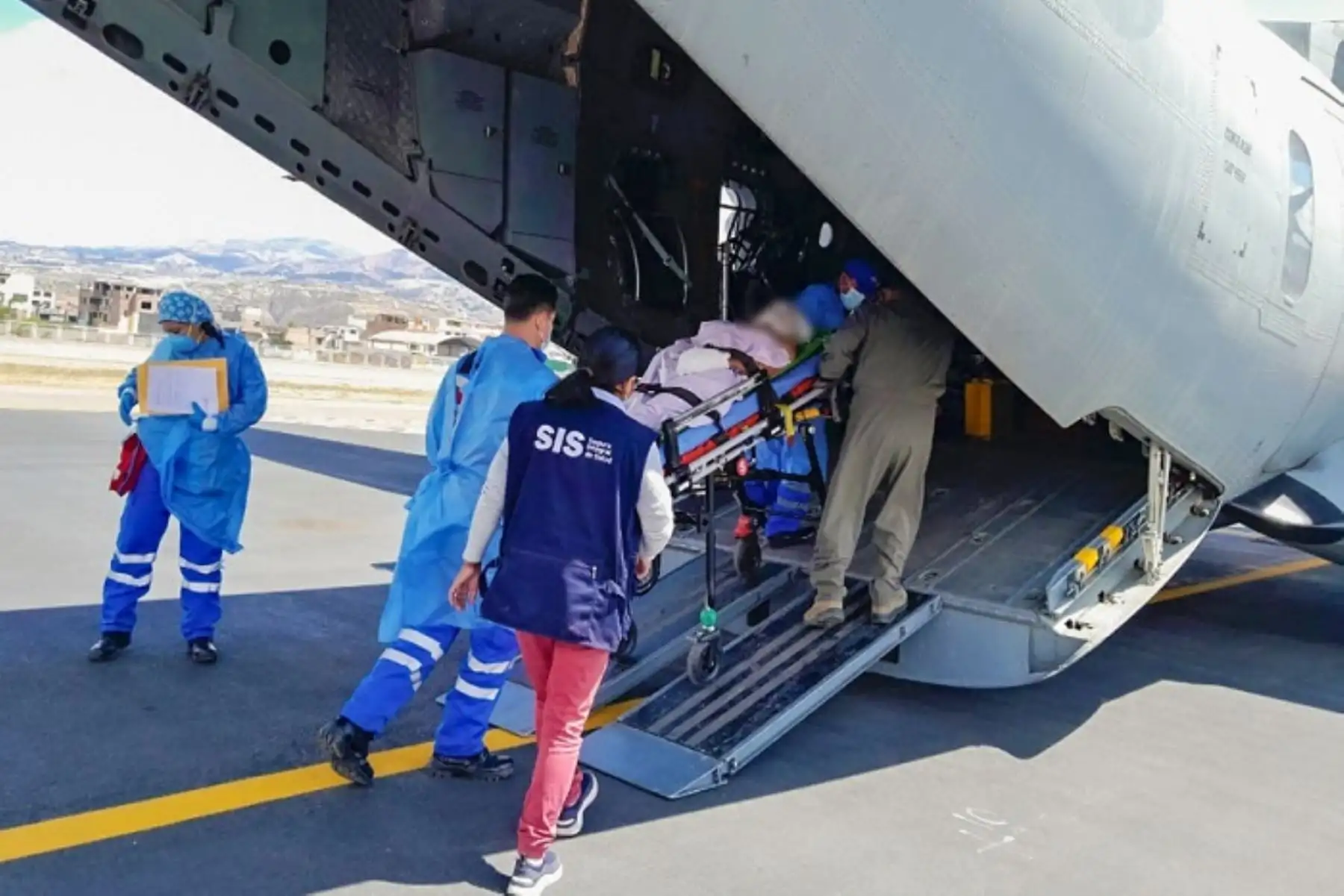 El uso de aviones fue una de las alternativas que empleó el SIS para el traslado de emergencia de personas que requerían atención de salud. ANDINA/Difusión