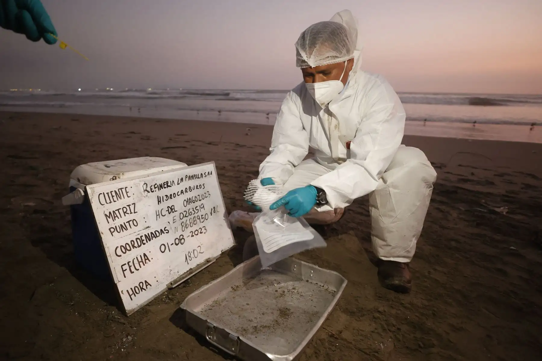 A través de un comunicado, el OEFA informó que está realizando acciones de supervisión por la presencia de hidrocarburos en las playas Cavero y Delfines, en el distrito de Ventanilla, provincia del Callao, vecino a Lima, tras las denuncias realizadas por vecinos y pescadores de la zona.
Foto: ANDINA/ Vidal Tarqui