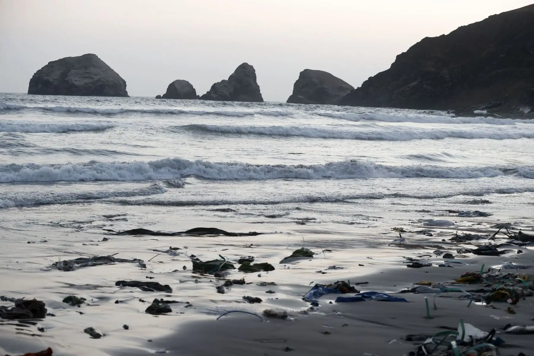 A través de un comunicado, el OEFA informó que está realizando acciones de supervisión por la presencia de hidrocarburos en las playas Cavero y Delfines, en el distrito de Ventanilla, provincia del Callao, vecino a Lima, tras las denuncias realizadas por vecinos y pescadores de la zona.
Foto: ANDINA/ Vidal Tarqui