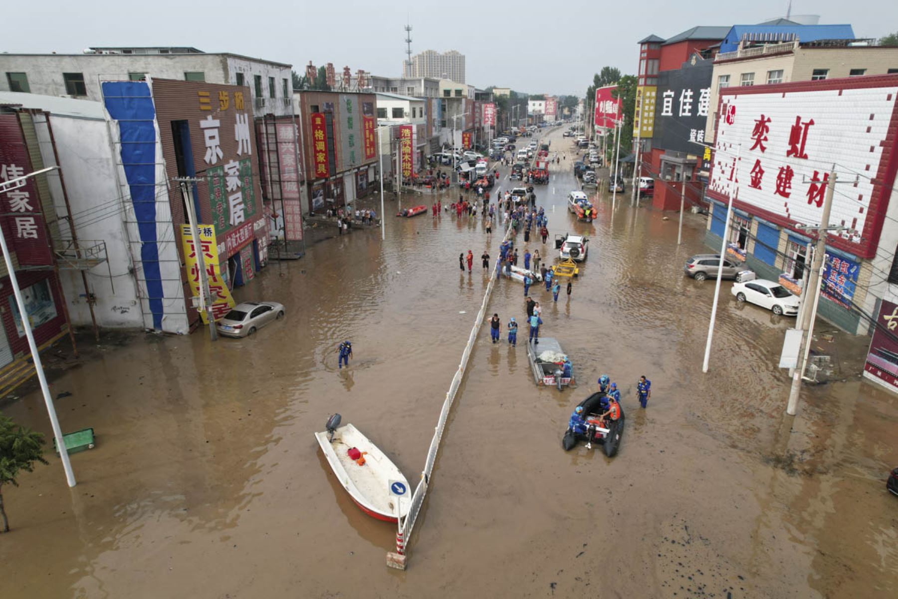 Millones de personas en todo el mundo se han visto afectadas en las últimas semanas por fenómenos meteorológicos extremos y olas de calor, que según los científicos son exacerbados por el cambio climático. Foto: AFP