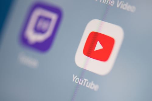 YouTube implementará actualizaciones que  informarán a las personas cuando el contenido que están viendo es artificial. Foto: AFP