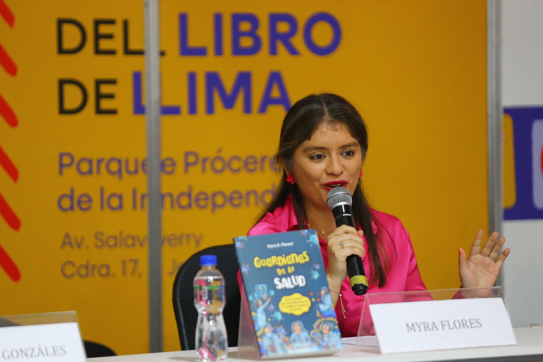 Esta publicación, bajo el sello del Fondo Editorial Editora Perú, viene promoviendo la participación femenina en el campo científico. Foto: ANDINA/Eddy Ramos