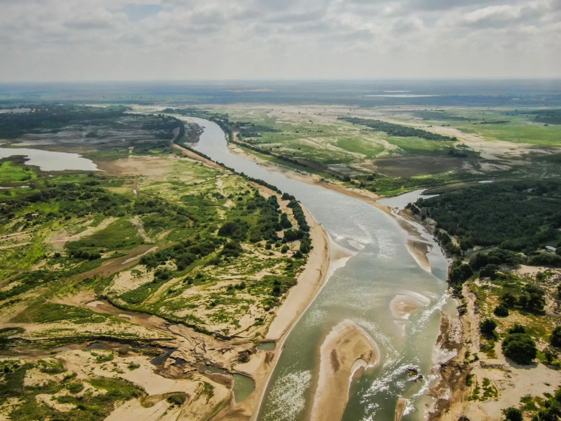 La Autoridad para la Reconstrucción con Cambios acelerará los trabajos de ampliación del ancho de canal de Chutuque para evitar futuros desbordes del río Piura ante el anunciado Fenómeno El Niño global. ANDINA/Difusión