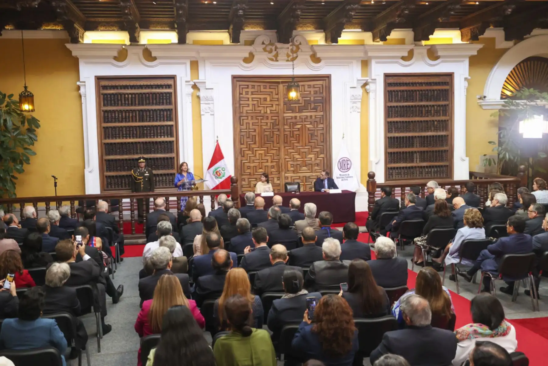 La presidenta de la República, Dina Boluarte, participa en la ceremonia de conmemoración del 202 aniversario de creación del Ministerio de Relaciones Exteriores. 

Foto:ANDINA/Juan Carlos Guzmán Negrini