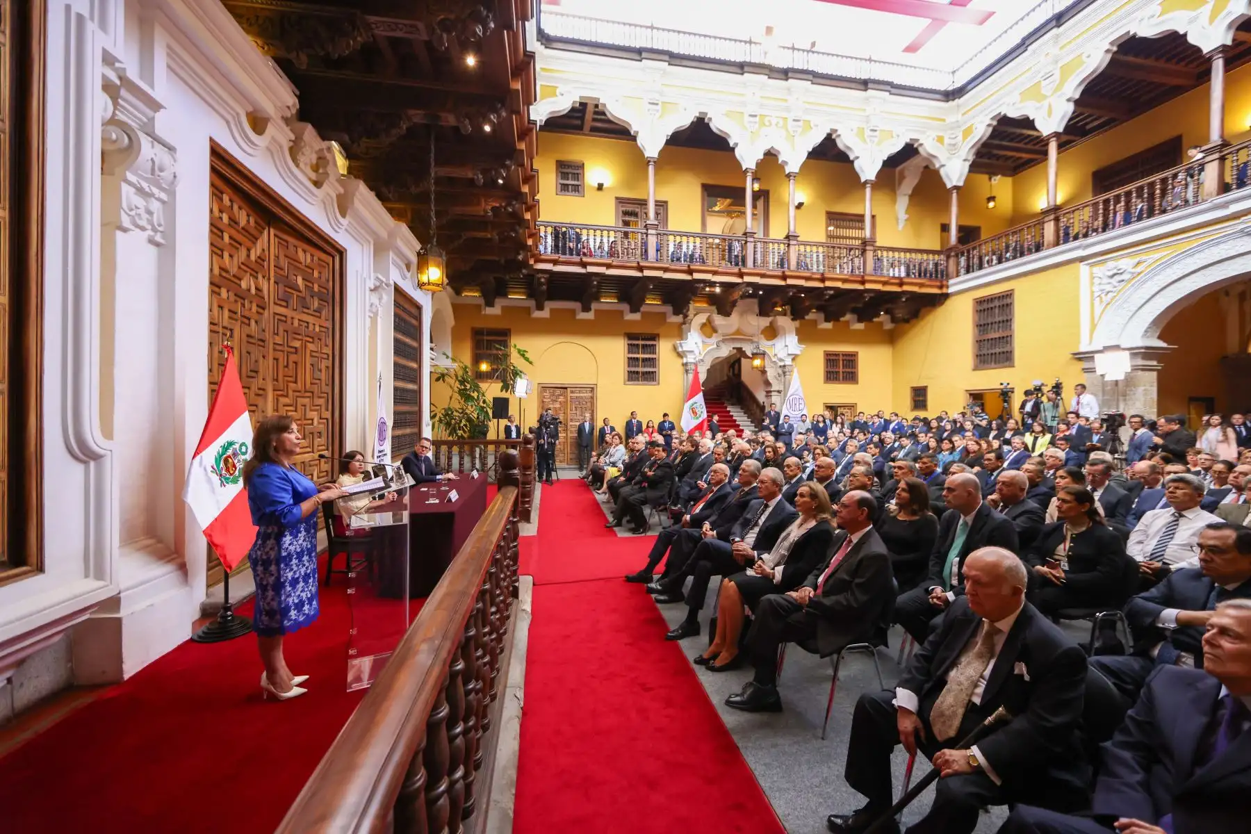 Presidenta de la república, Dina Ercilia Boluarte Zegarra, asiste a la ceremonia de conmemoración por el 202.° aniversario de creación del Ministerio de Relaciones Exteriores. Foto: ANDINA/Prensa Presidencia