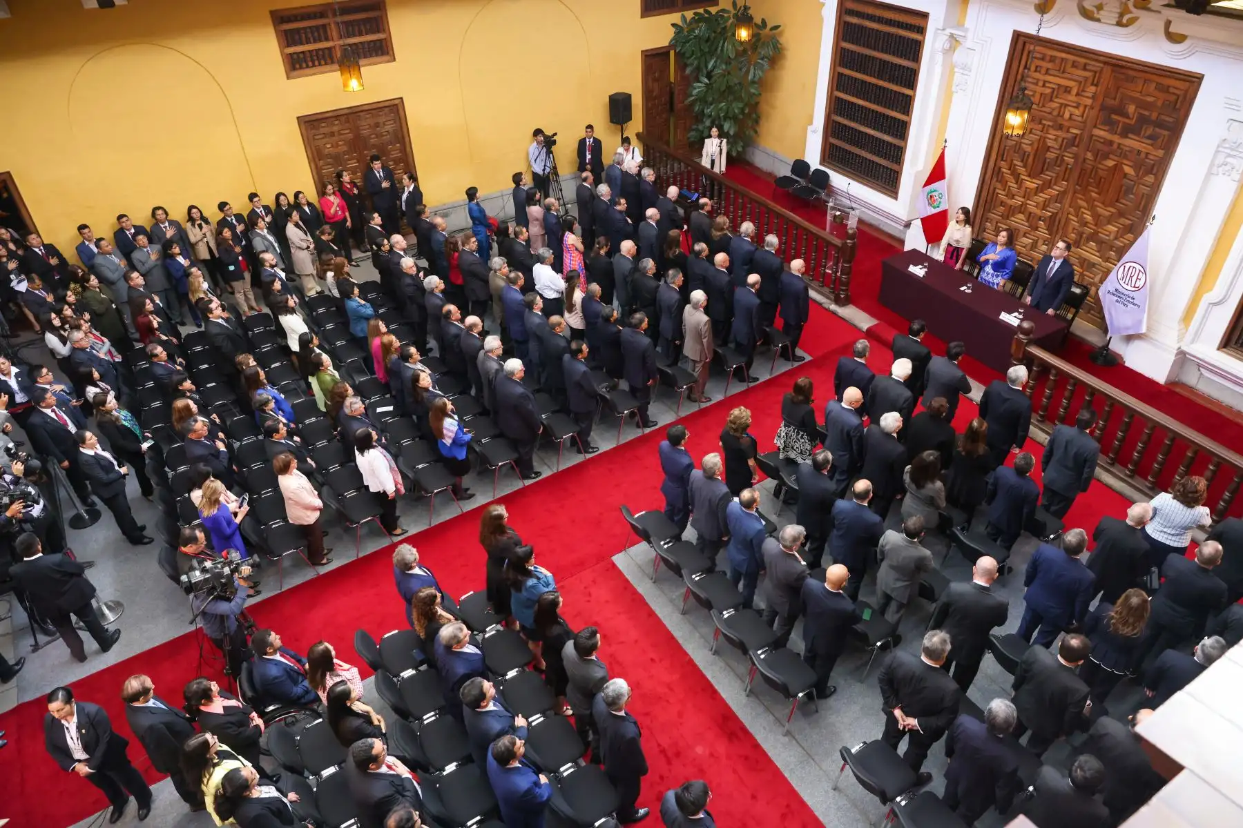 Presidenta de la república, Dina Ercilia Boluarte Zegarra, asiste a la ceremonia de conmemoración por el 202.° aniversario de creación del Ministerio de Relaciones Exteriores. Foto: ANDINA/Prensa Presidencia