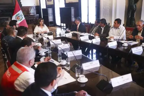 Reunión de la presidenta Dina Boluarte y autoridades ayacuchanas. ANDINA/Prensa Presidencia
