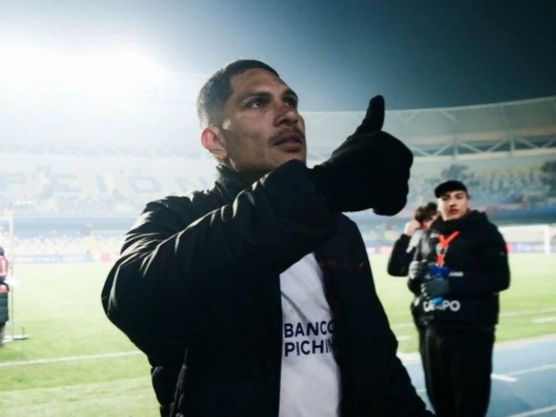 Paolo Guerrero de Liga de Quito anota un gol, en un partido de los octavos de final de la Copa Sudamericana entre Ñublense y Liga de Quito en el estadio de Concepción en Concepción (Chile). Foto: @LDU_Oficial