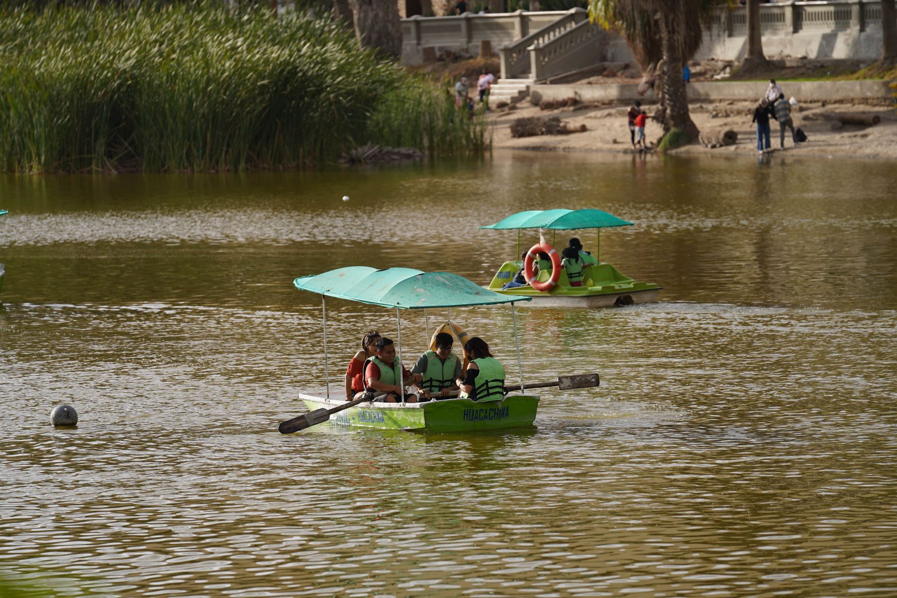 Miles de turistas disfrutaron de los diversos atractivos que ofrece Ica, como la laguna Huacachina, las dunas, la Reserva Nacional de Paracas y otros, durante el feriado largo por Fiestas Patrias. Foto: Genry Bautista