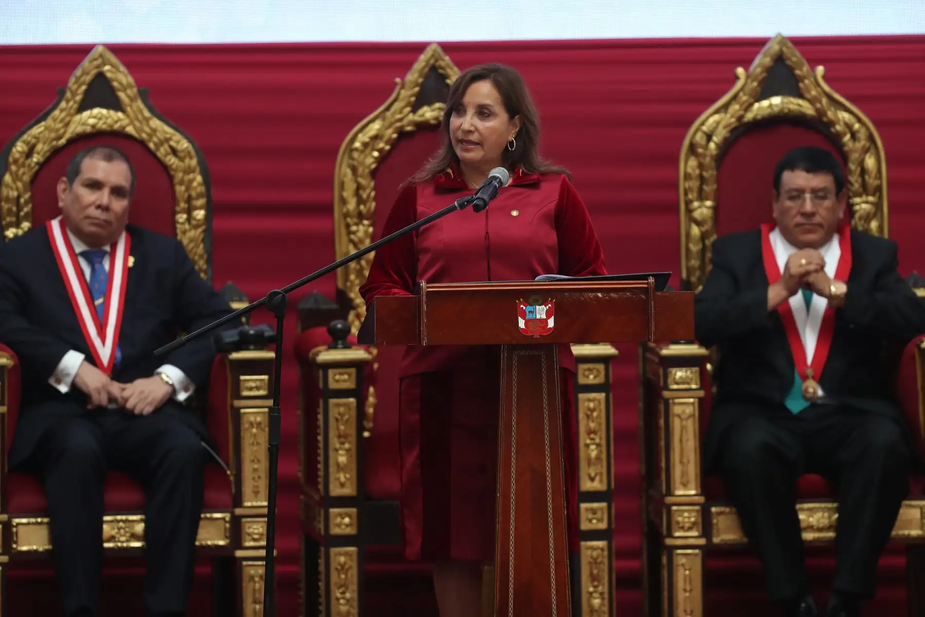 Ceremonia principal por la celebración del día del "Día del Juez y la Jueza",  en el Palacio de Justicia, con la presencia de principales autoridades como la presidenta de la República, Dina Boluarte Zegarra, el titular del Congreso de la República, Alejandro Soto Reyes, el Defensor del Pueblo, Josué Gutiérrez Cóndor, ministros de Estado. Foto: ANDINA/Ricardo Cuba