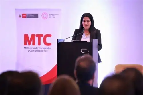 Ministra del MTC Paola Lazarte