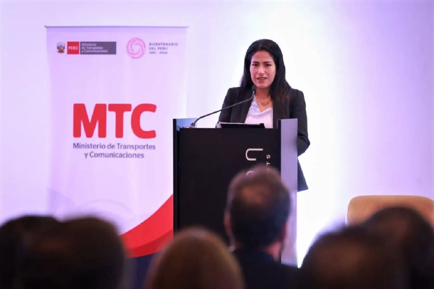 Ministra del MTC Paola Lazarte