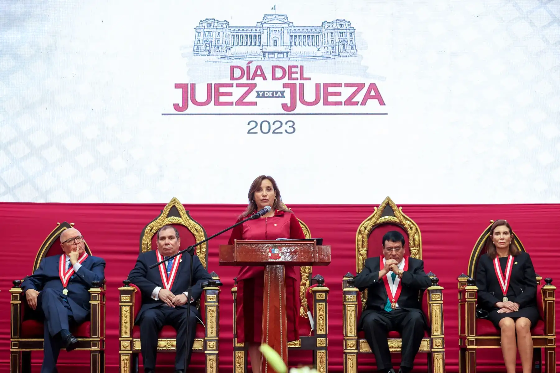 presidenta Dina Ercilia Boluarte Zegarra participa de la ceremonia por el Día del Juez y la Jueza, que se realiza en el Palacio Nacional de Justicia.Foto:ANDINA/ Prensa Presidencia