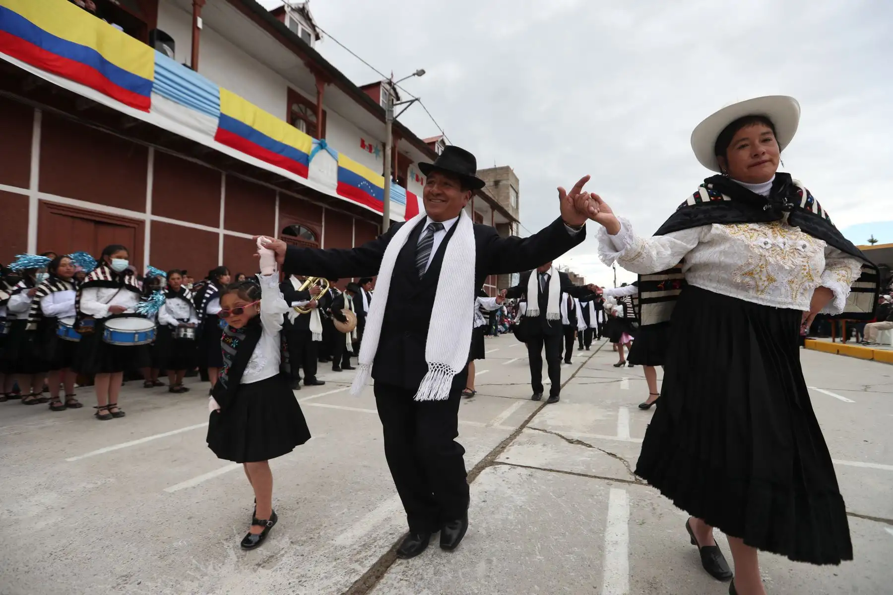 En la Plaza de Armas de Junín se realizan pasacalles, bailes y escenificaciones históricas de la gesta independentista del Perú como parte de las celebraciones previas a conmemorarse la Batalla de Junín el 6 de agosto. Foto: ANDINA/Daniel Bracamonte