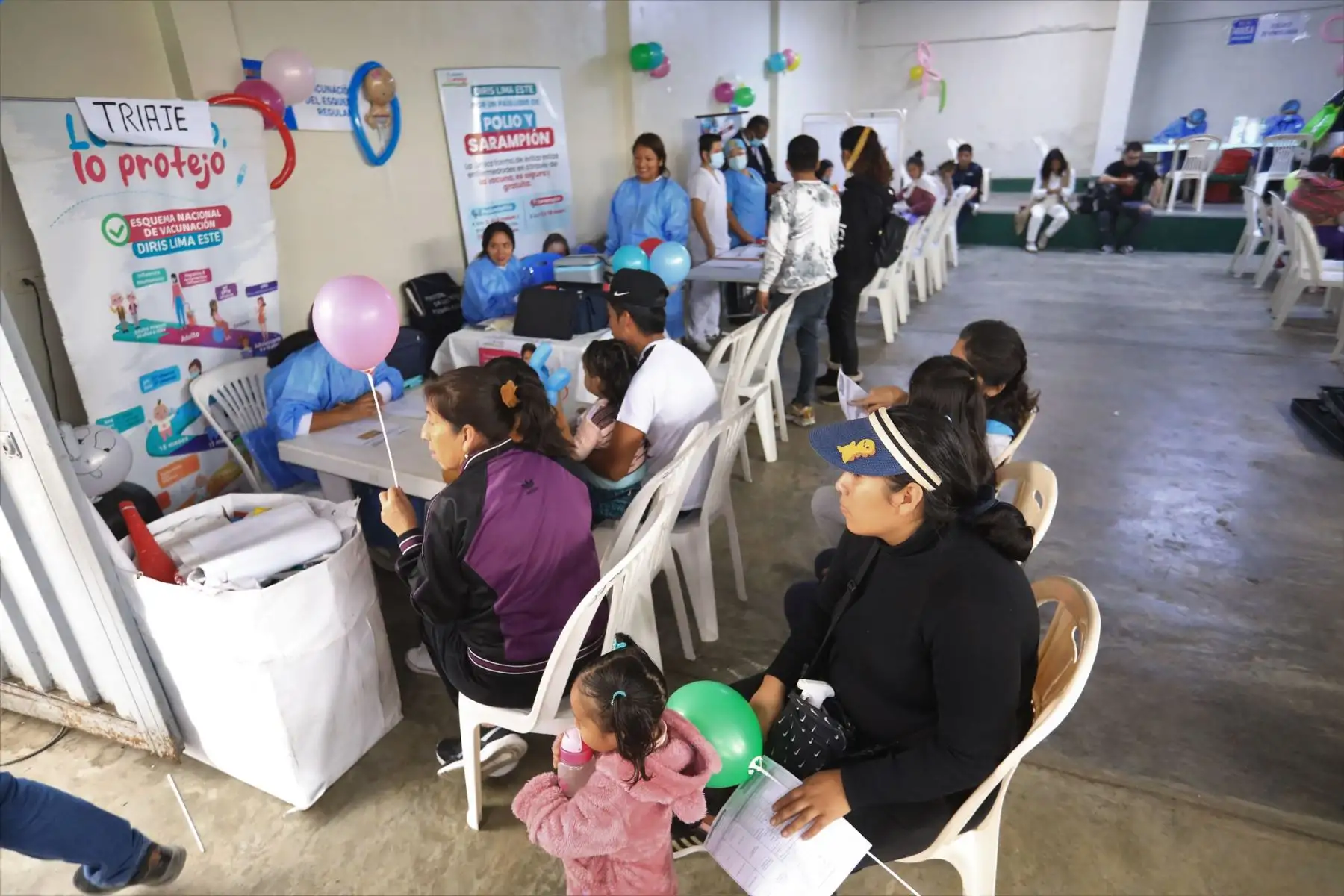 Ministerio de Salud promueve jornada de vacunación contra la Polio y Sarampión, en el Local comunal del Colegio Abandonado en El Agustino.
Foto: Minsa