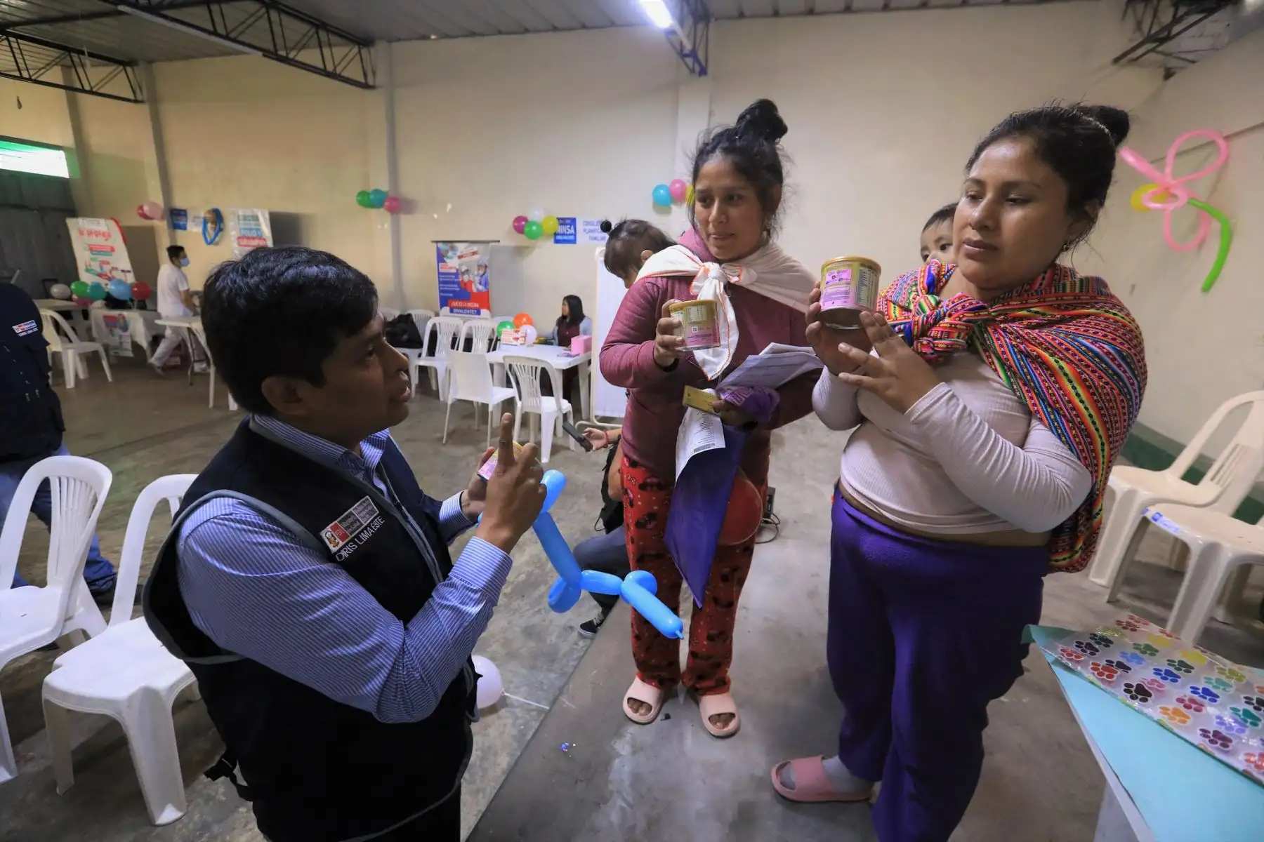 Ministerio de Salud promueve jornada de vacunación contra la Polio y Sarampión, en el Local comunal del Colegio Abandonado en El Agustino.
Foto: Minsa