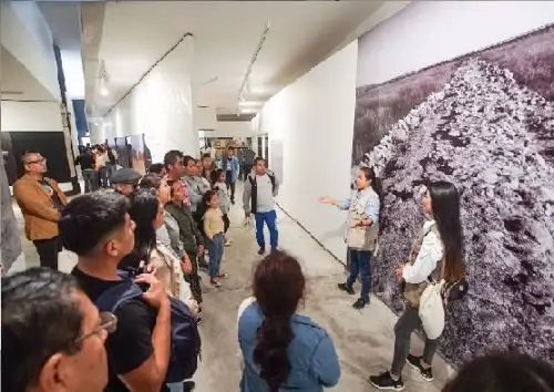 El Ministerio de Cultura organizó en el museo de Pachacamac el primer guiado bilingüe en castellano y quechua.