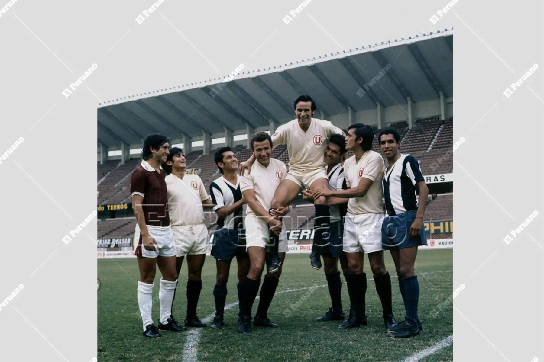 Lima - 1975 / Oswaldo "Cachito" Ramírez, delantero de Universitario de Deportes. Foto: Archivo Histórico de El Peruano
