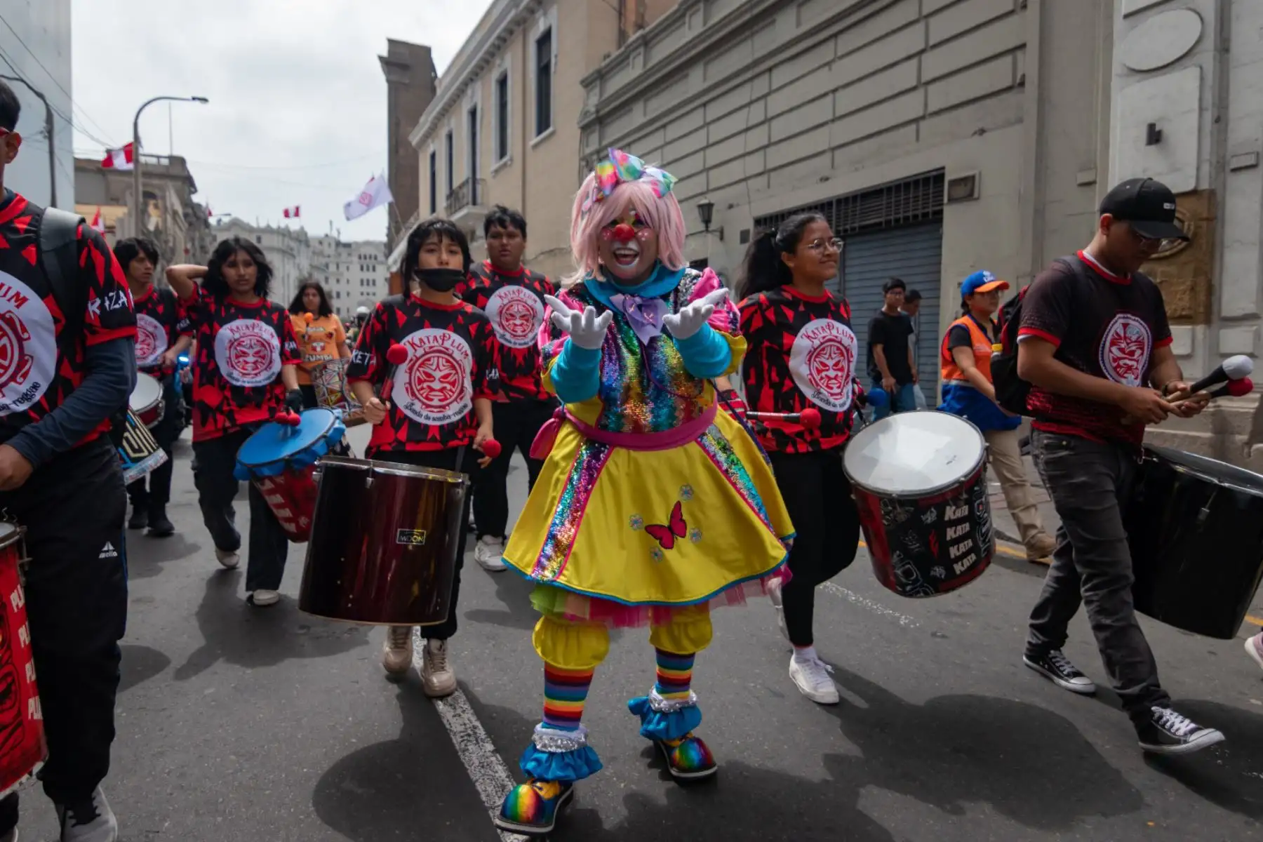 La tradicional actividad dominical organizada por la Municipalidad de Lima, a través de la Gerencia de Cultura, contó con la participación de 14 circos nacionales y extranjeros que vienen desarrollando la temporada de Fiestas Patrias en nuestra capital. Foto:Difusión