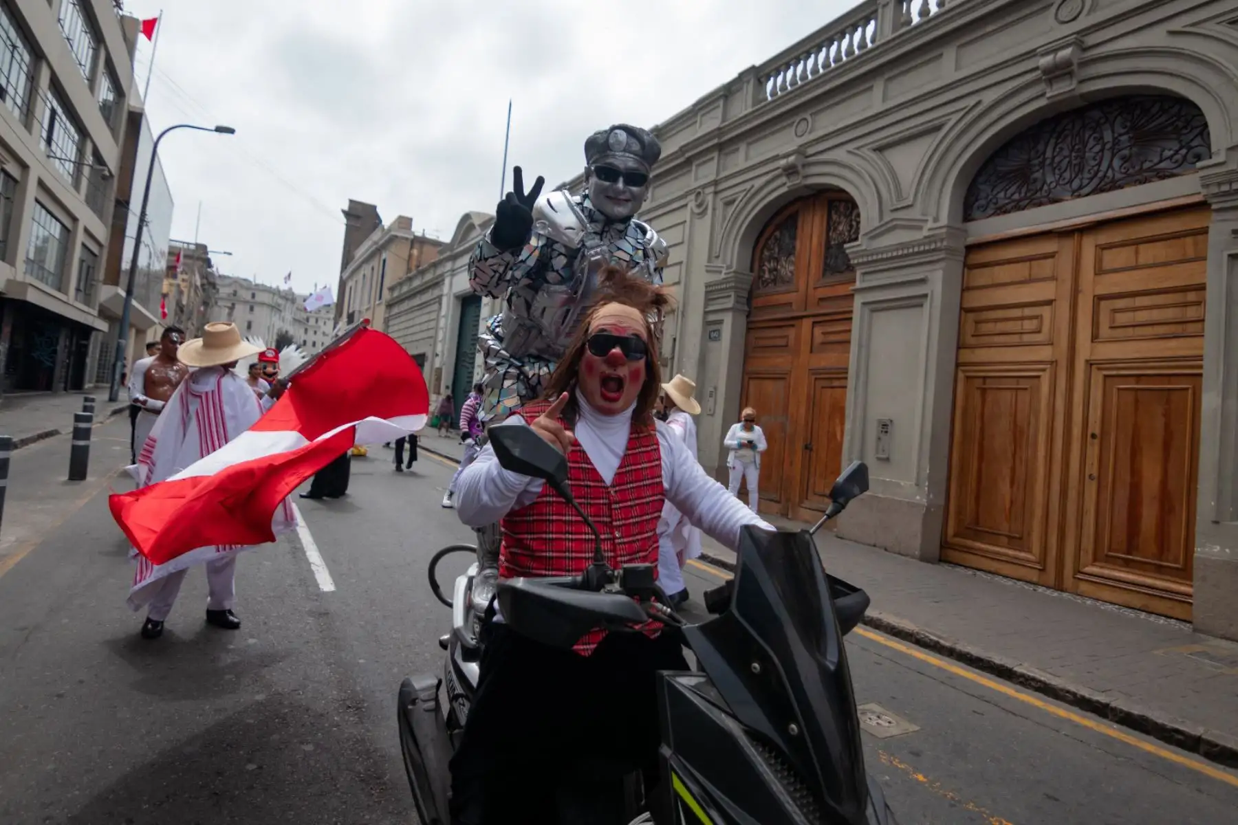 La tradicional actividad dominical organizada por la Municipalidad de Lima, a través de la Gerencia de Cultura, contó con la participación de 14 circos nacionales y extranjeros que vienen desarrollando la temporada de Fiestas Patrias en nuestra capital. Foto:Difusión