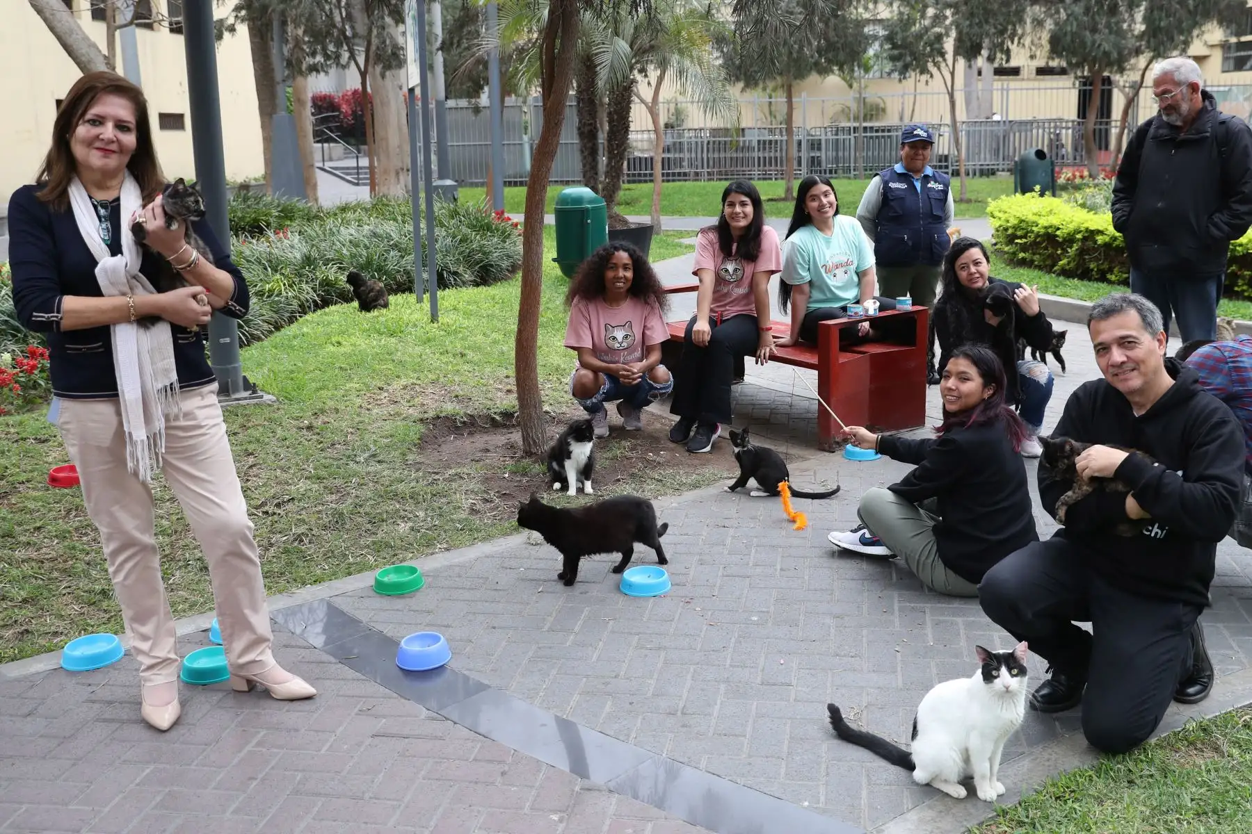 El Gato Fest Kennedy que se realiza del 11 al 13 de agosto en el parque Kennedy de Miraflores, cuenta con el auspicio de la Municipalidad de Miraflores y diversas asociaciones de animales como A la Michi, Michis Kennedy y Wanda. Foto: ANDINA/Daniel Bracamonte