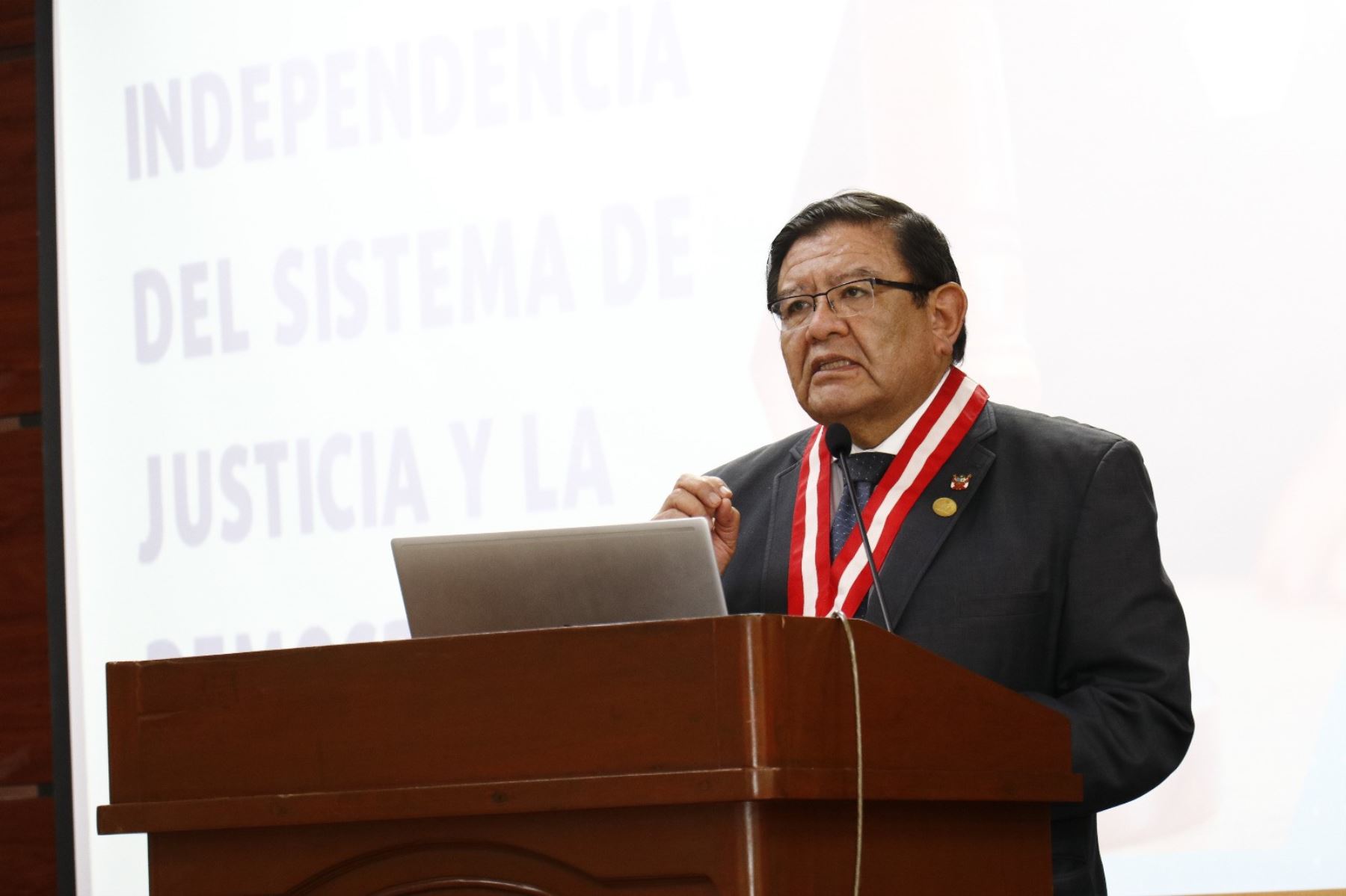 Jorge Luis Salas Arenas, presidente del JNE. Foto: cortesía.