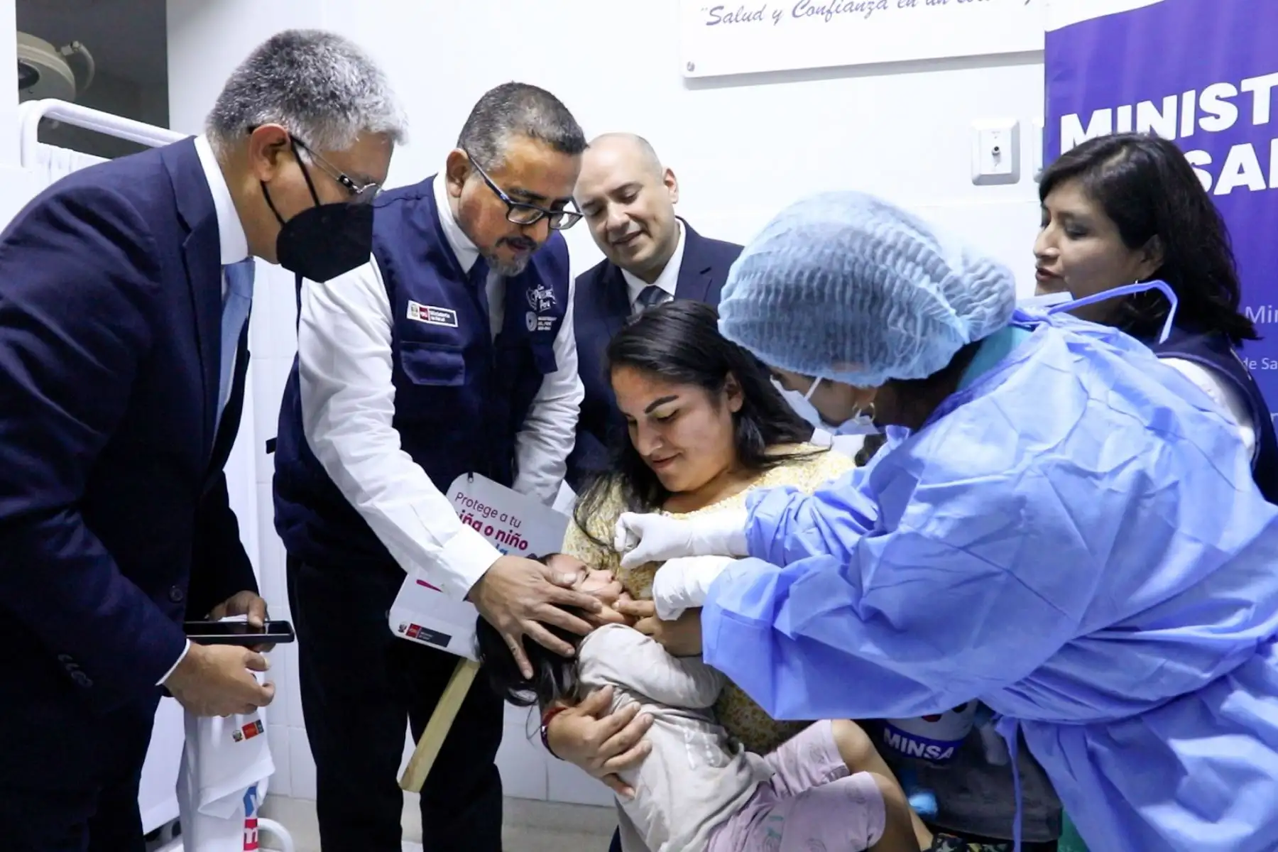 Gracias al trabajo articulado entre el Ministerio de Salud (Minsa) y la Asociación de Clínicas Particulares del Perú (ACP), la clínica Antonio Raimondi se convierte en la primera en ofrecer todas las vacunas del Esquema Regular completamente gratuitas, para seguir protegiendo a más niñas y niños contra la polio y sarampión.
Foto: ANDINA/MINSA