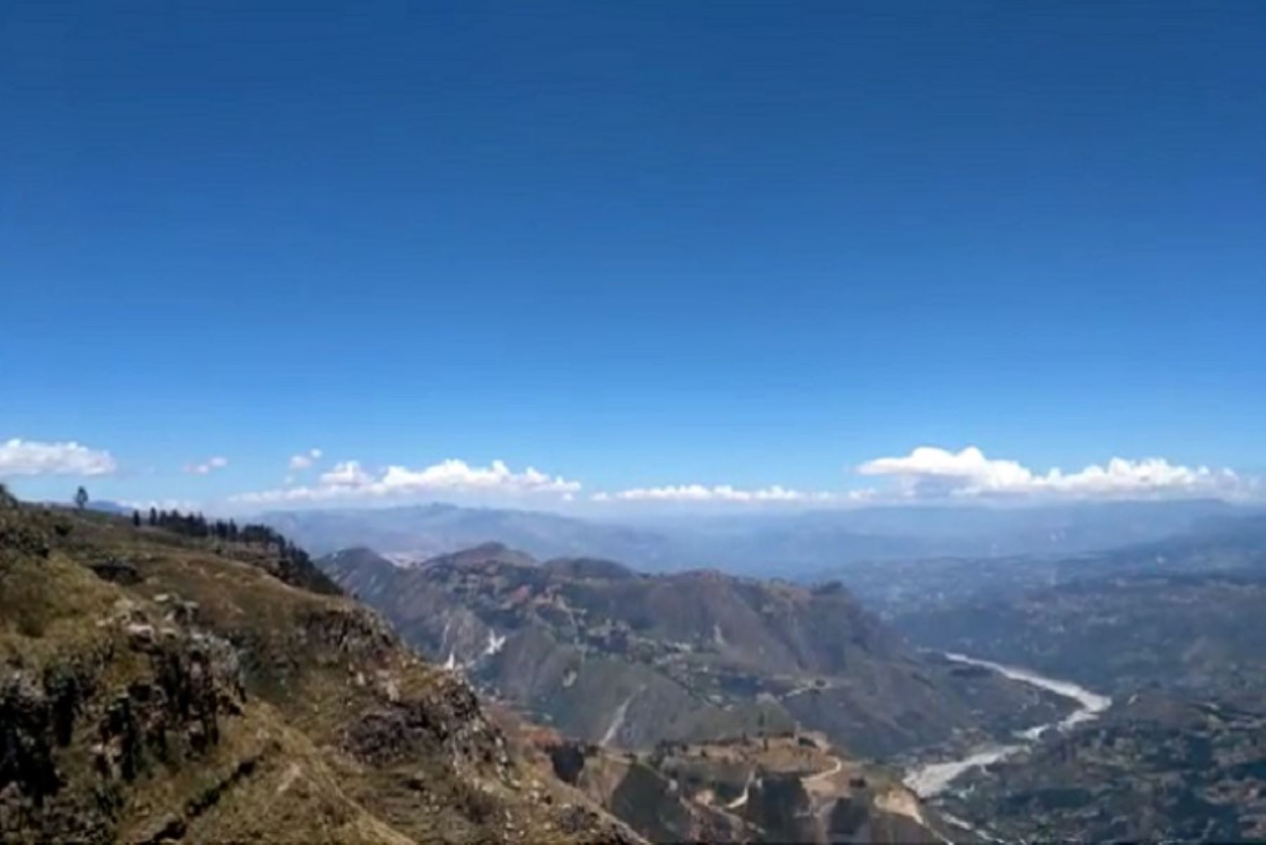 El Senamhi alertó a 100 provincias de la sierra de 17 regiones por altas temperaturas diurnas.