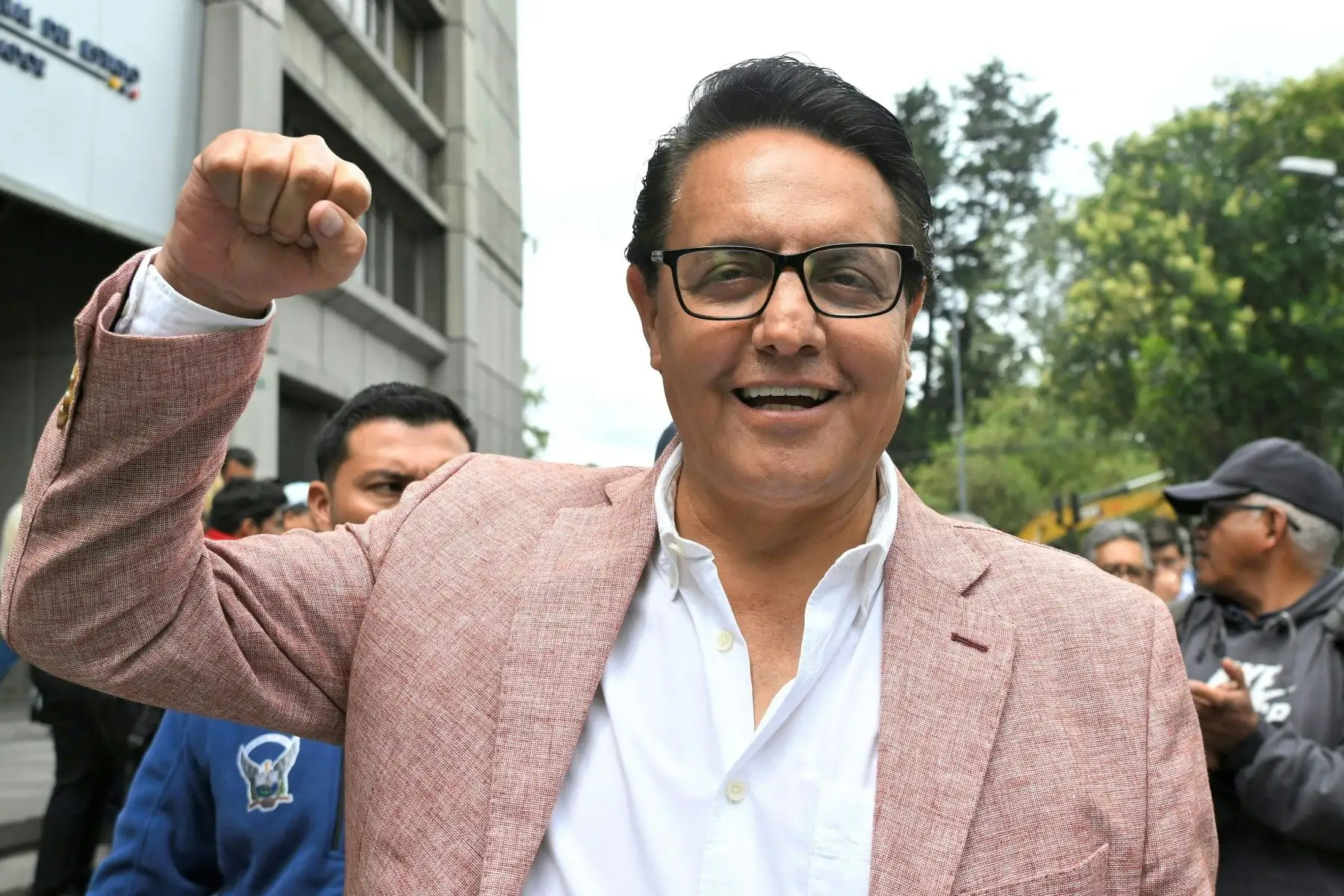 El candidato presidencial Fernando Villavicencio ha sido asesinado este miércoles durante un tiroteo mientras realizaba una acto de campaña en un céntrico sector de Quito, según han informado medios locales.

Foto: AFP