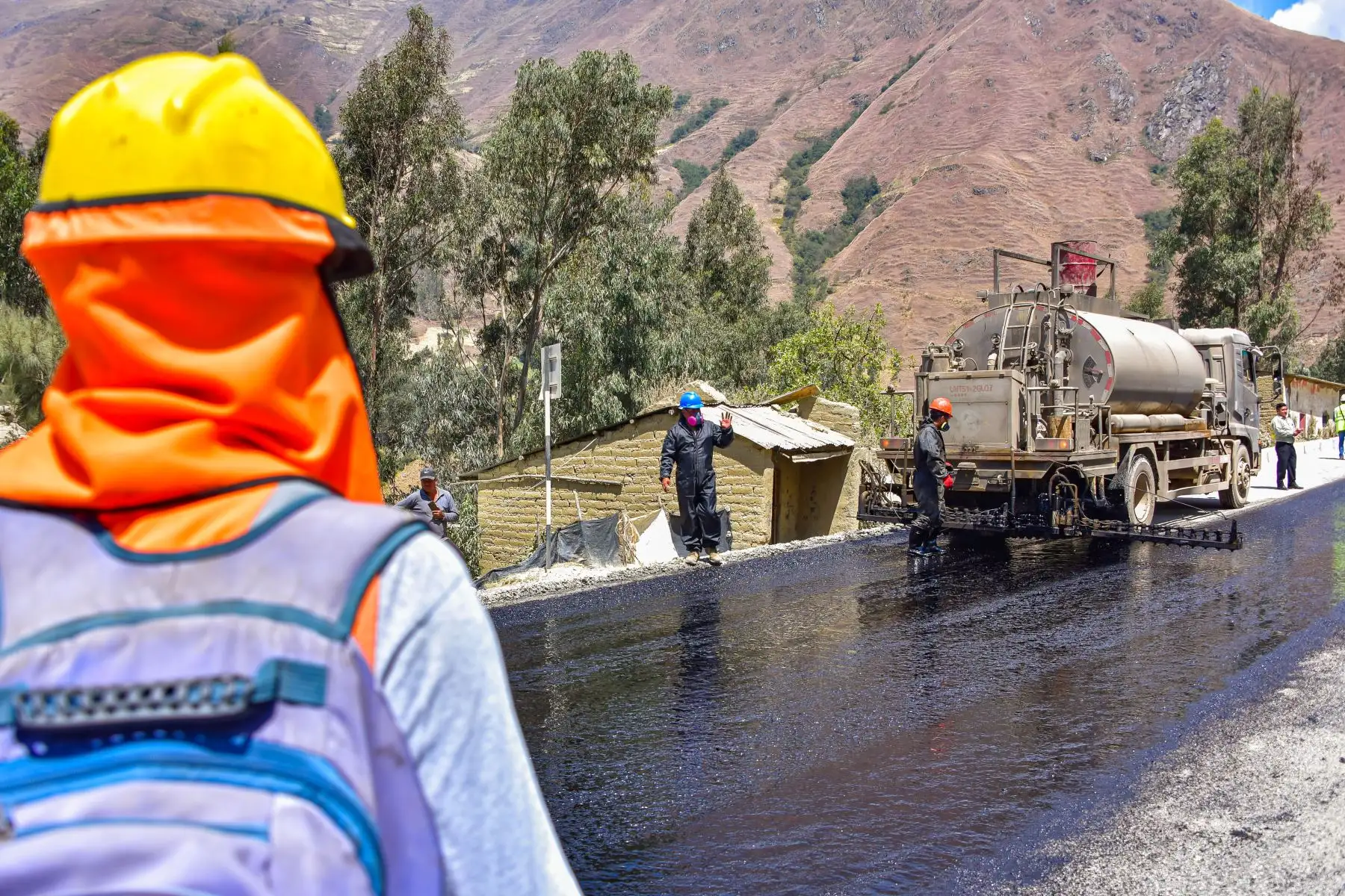 La ministra de Transportes y Comunicaciones, Paola Lazarte, supervisó los trabajos de mantenimiento y conservación que se están ejecutando en el corredor vial Huánuco-La Unión-Huallanca para acelerar esta obra que beneficiará a cerca de 300 mil habitantes de Huánuco y Áncash.
Foto: ANDINA/MTC